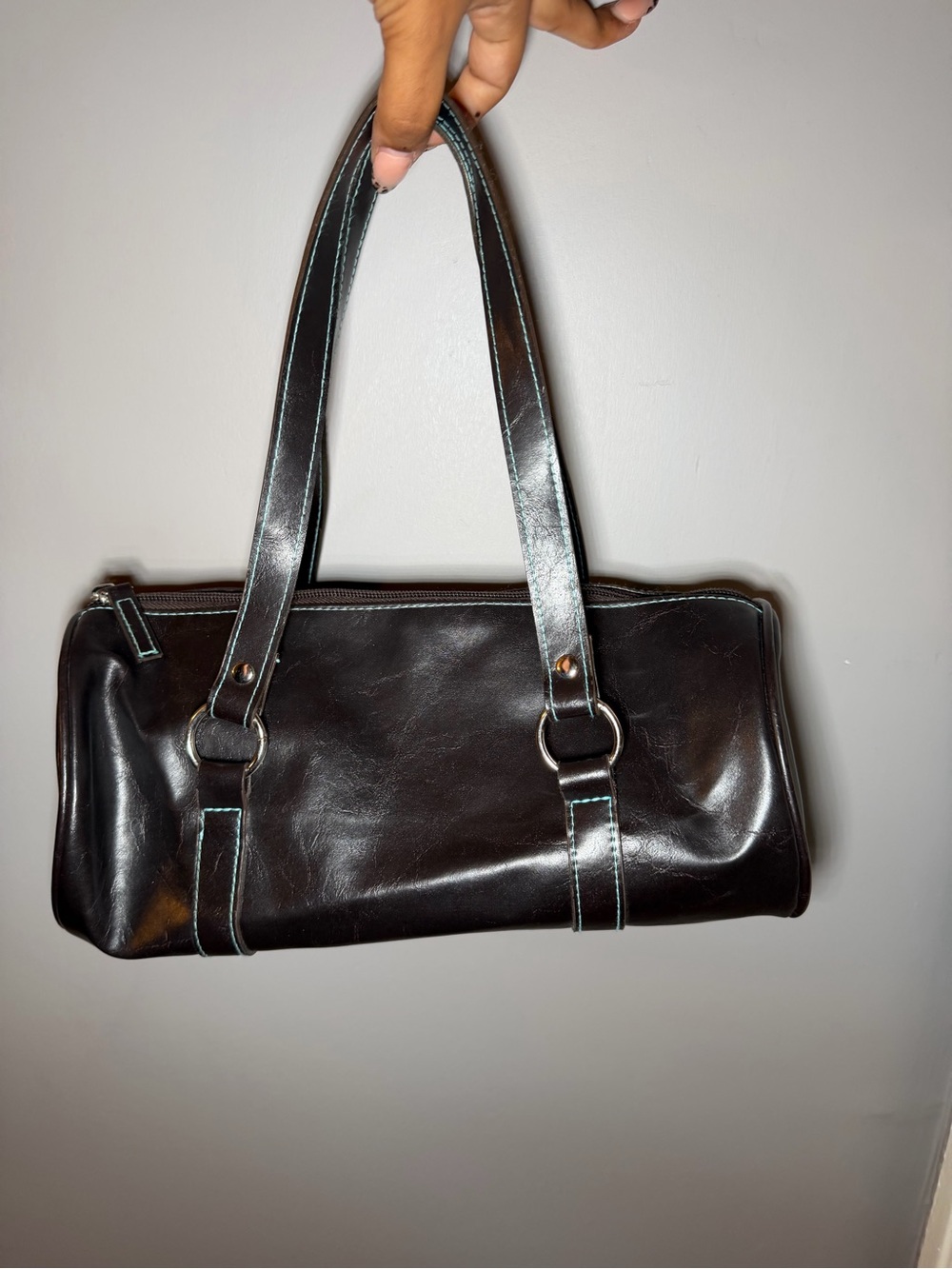 Classic Black Shoulder Bag with Contrast Stitching